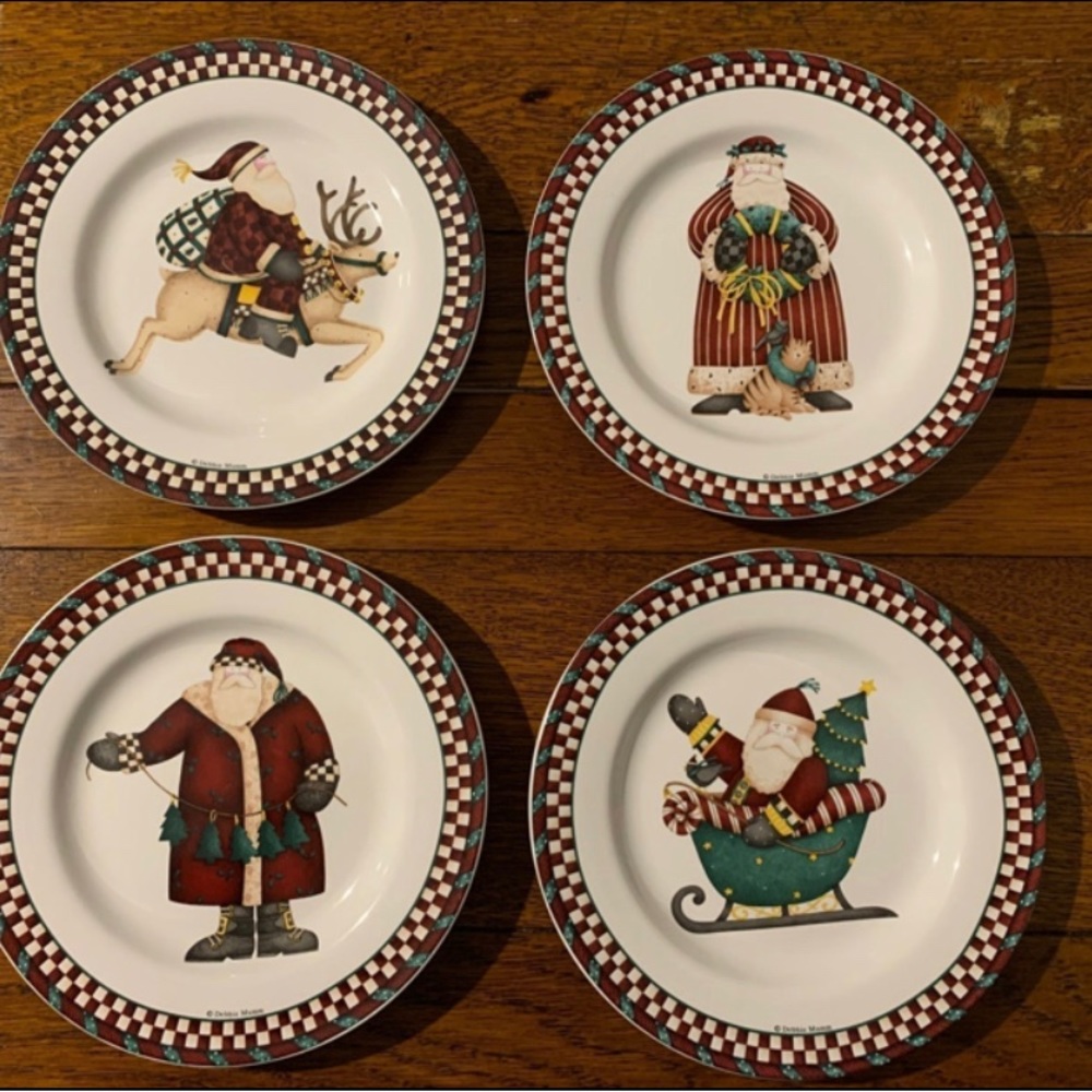 Debbie Mumm Sakura Santa’s Spirit 4 Dessert Plates Set cookies Christmas holiday